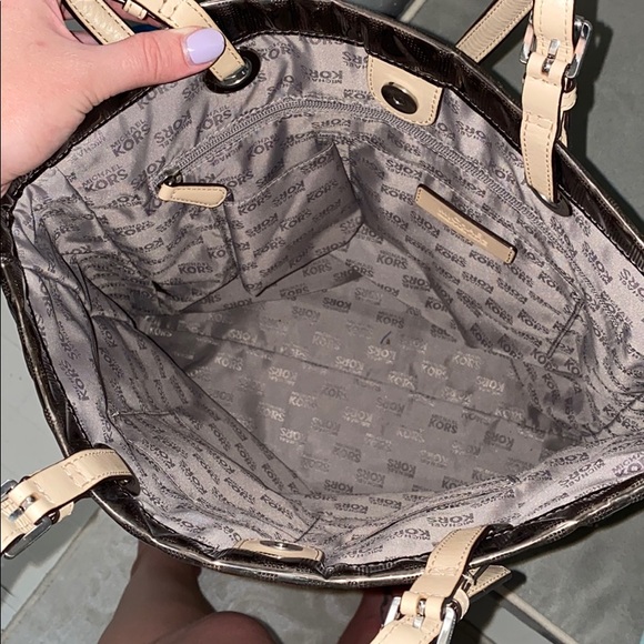 Michael Kors Handbag Like New - Picture 2 of 2